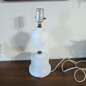 Hobnail Milk Glass Fenton Lamp Vintage Light Works! Cottagecore Farmhouse White